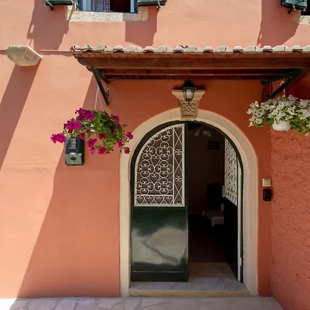 Charming In A Traditional Village, 3 Km From The Of Agios Gordios فيلة Kouramádes