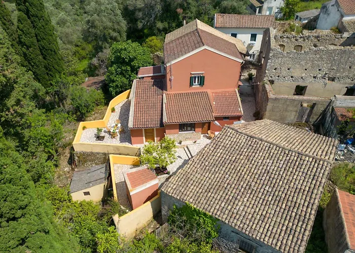 Villa Charming In A Traditional Village, 3 Km From The Of Agios Gordios Kouramádes