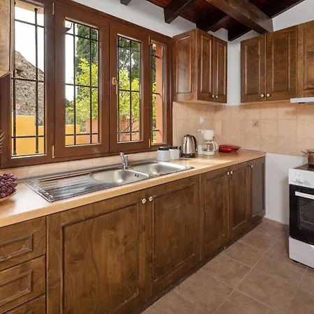فيلة Charming In A Traditional Village, 3 Km From The Of Agios Gordios *