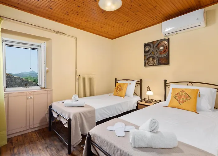 Villa Charming In A Traditional Village, 3 Km From The Of Agios Gordios Kouramádes
