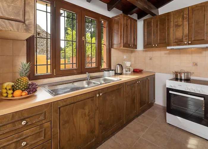 Villa Charming In A Traditional Village, 3 Km From The Of Agios Gordios *